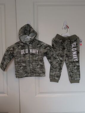 NEW 18-24mo Old Navy Olive Camo Dino Kids Hoodie & Joggers